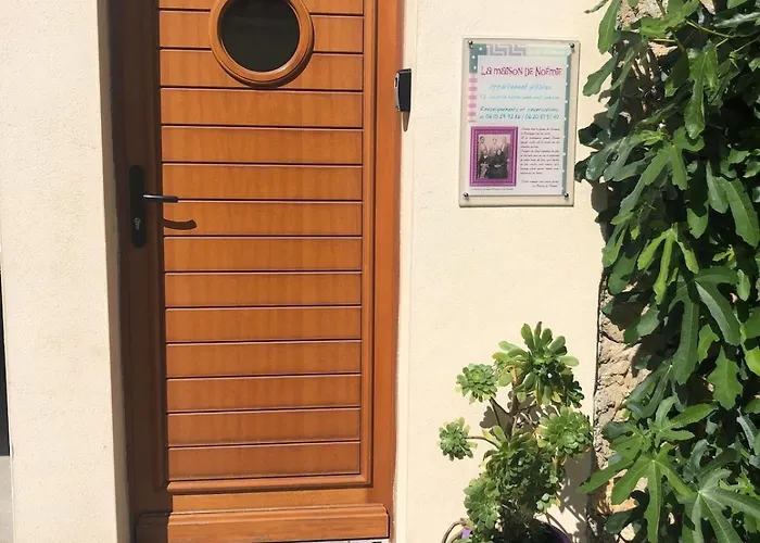 Апартаменты La Maison De Noemie Лёкат